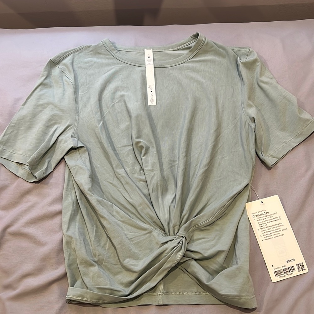 Lululemon Crescent Tee